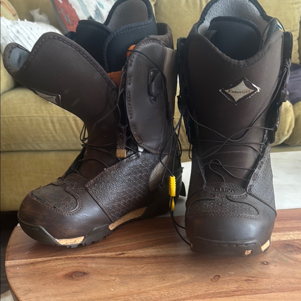 Burton Emerald Snowboard Boots, Women’s 6.5 fit like 6